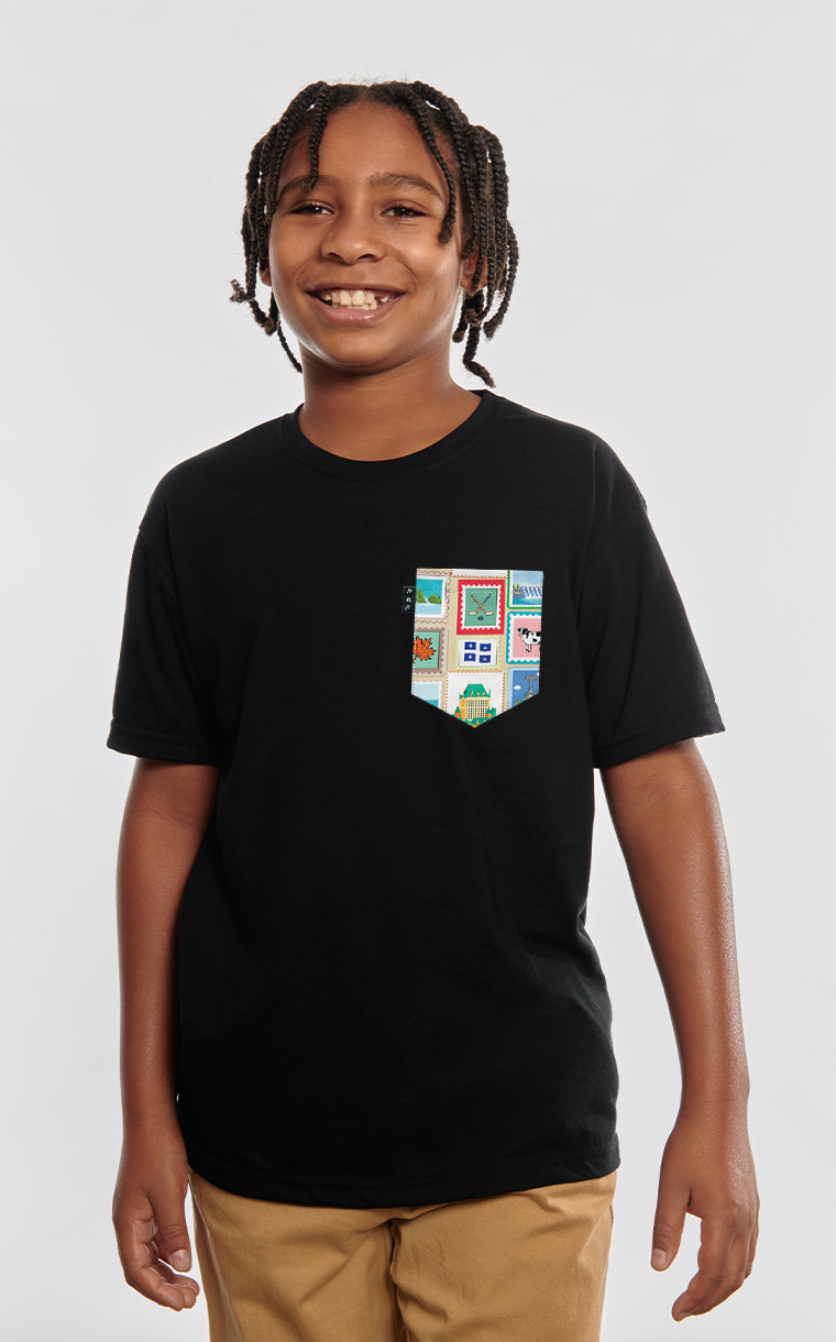 T-shirt à poche Timbres