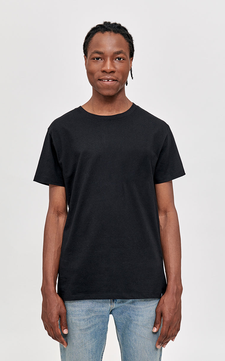 T-shirt medium noir d'Asie