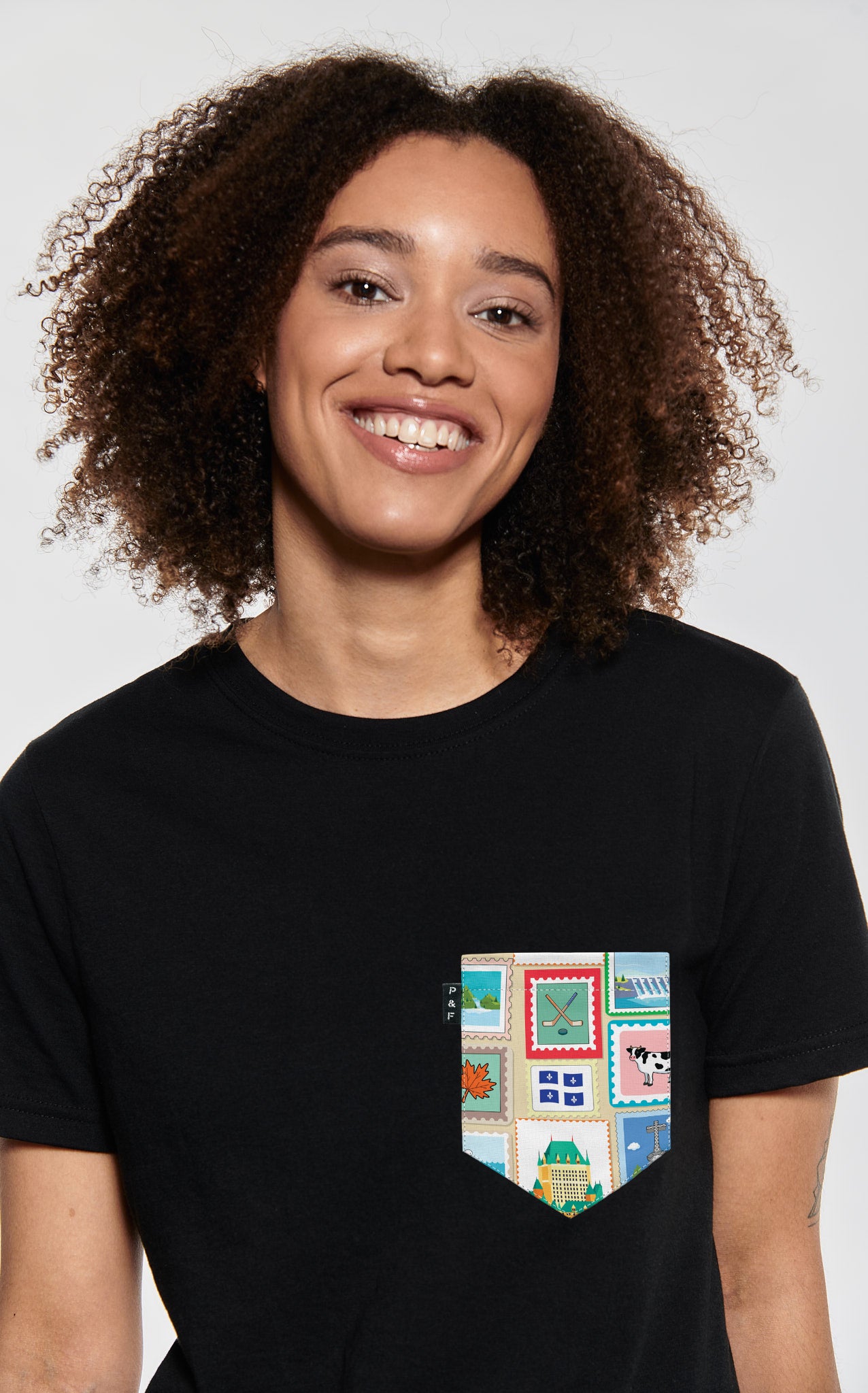 T-shirt coupe Boyfriend à poche Timbres