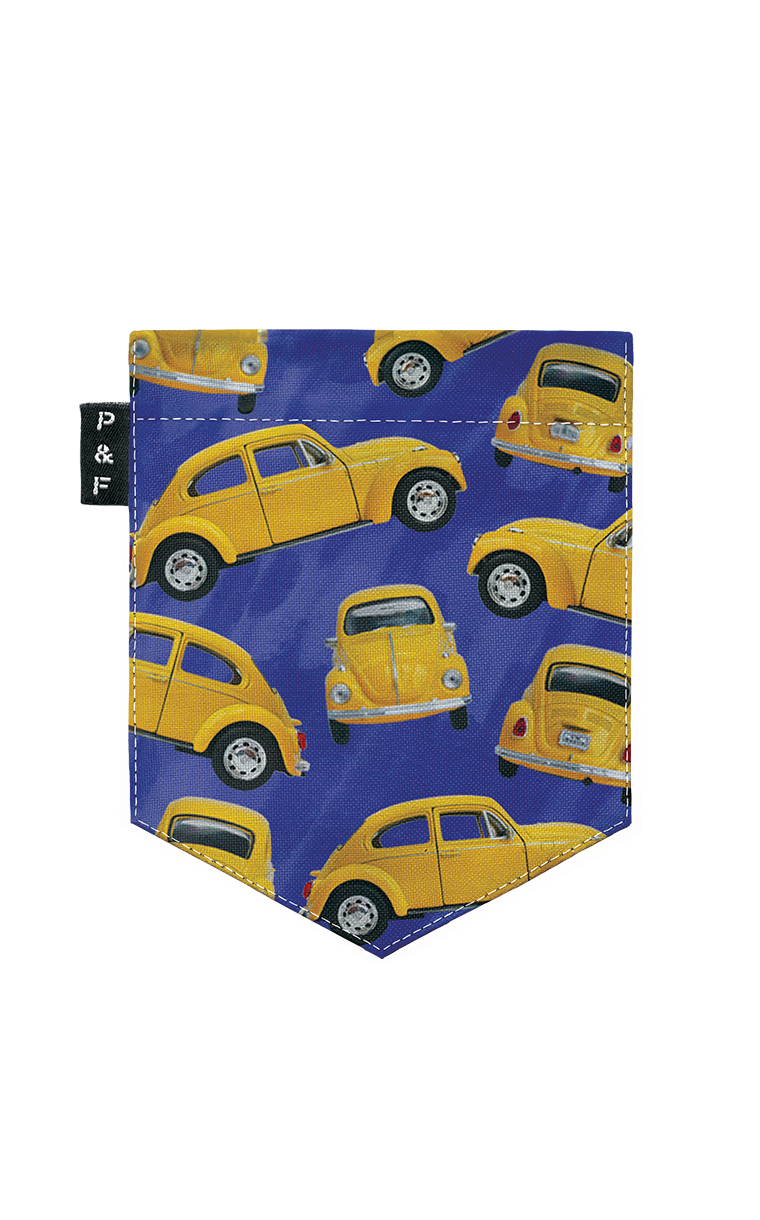 Semi-fitted V-neck with Pout pout pout pocket