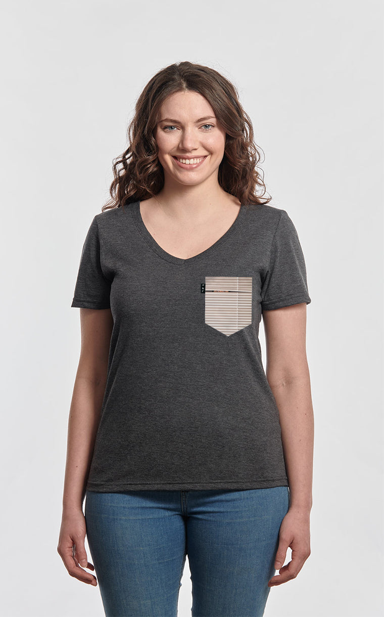 Col en V semi-ajusté à poche World's best boss