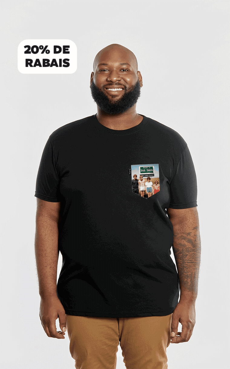 Customizable pocket t-shirt