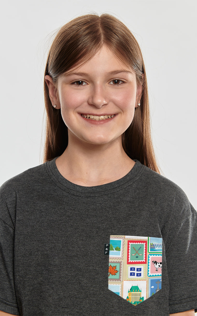 T-shirt à poche Timbres