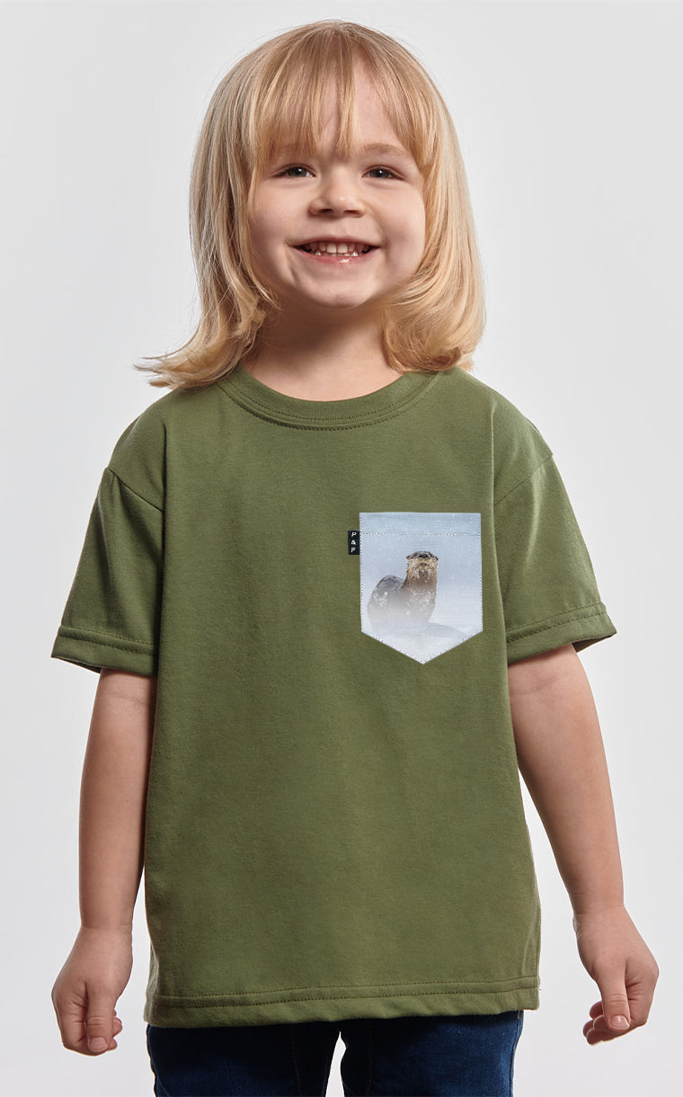 Loutre and larry adjust pocket t-shirt