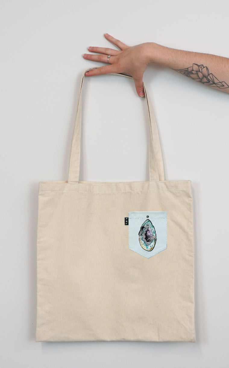 Agate the power pocket tote bag