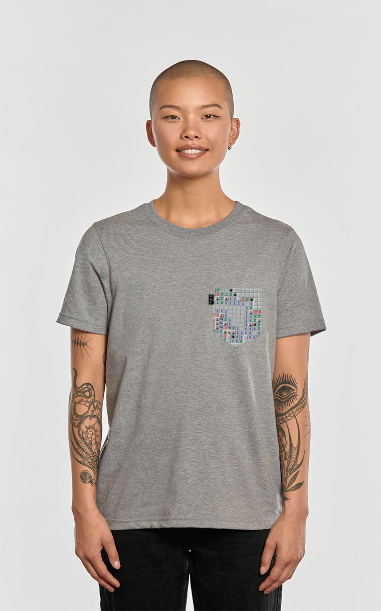 Boyfriend cut t-shirt with pocket Red flags