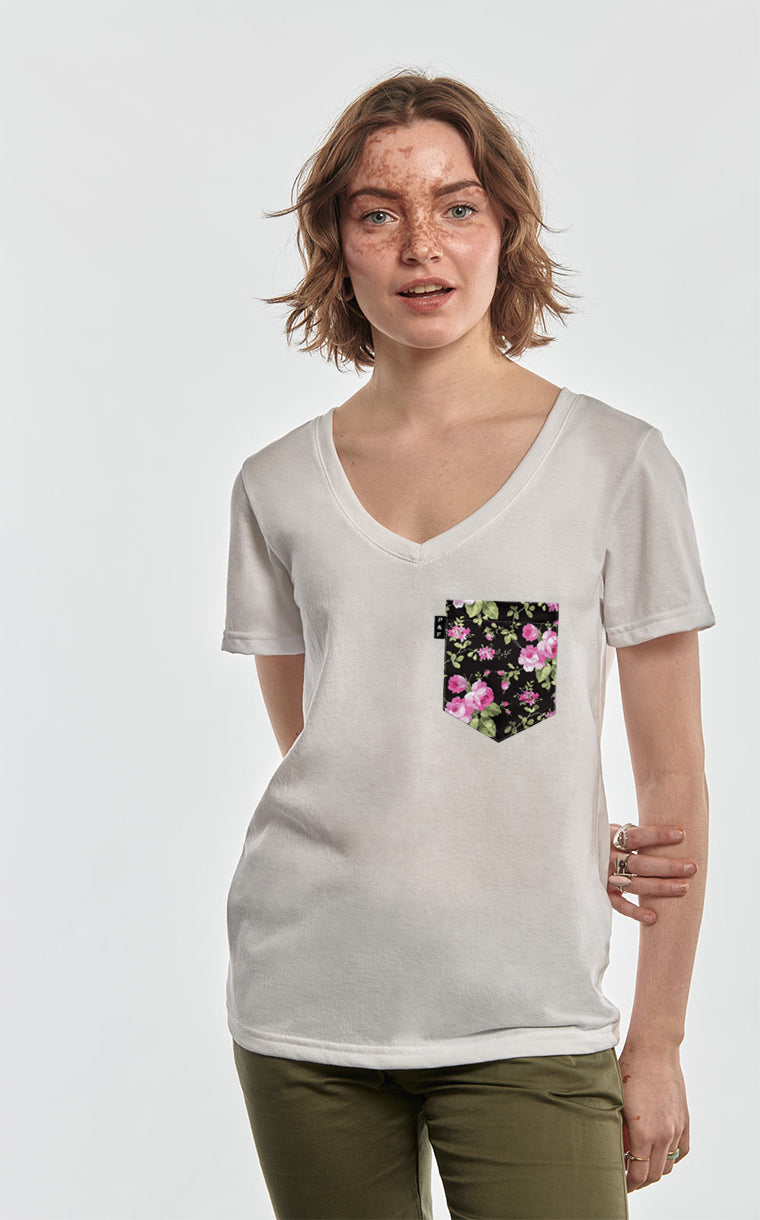 Semi-fitted V-neck with Roses pocket