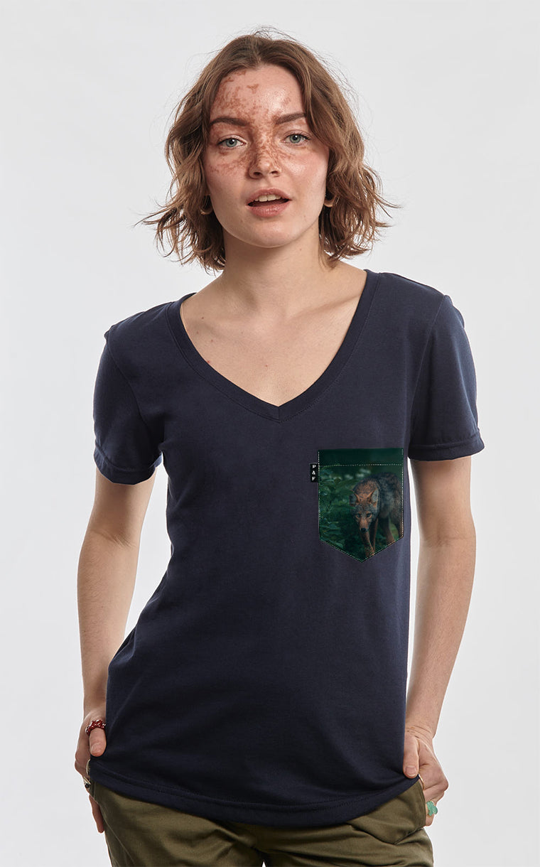 Semi-fitted V-neck with pocket Do not flatter